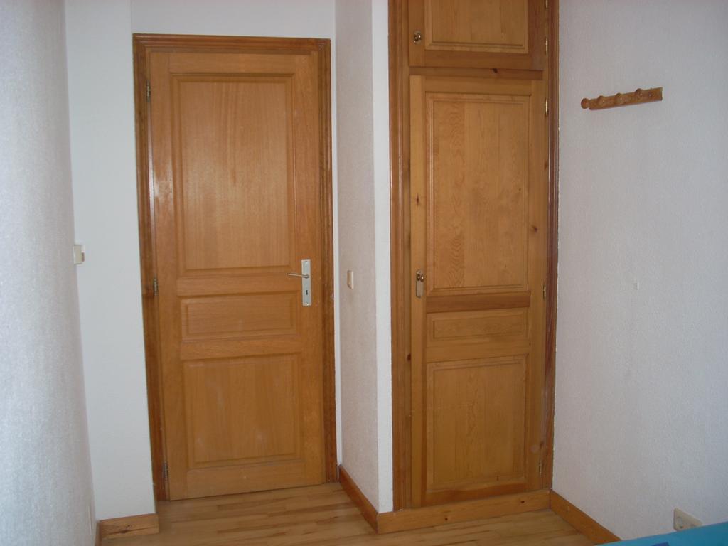 Apartamentos Los Tilos Benasque Quarto foto